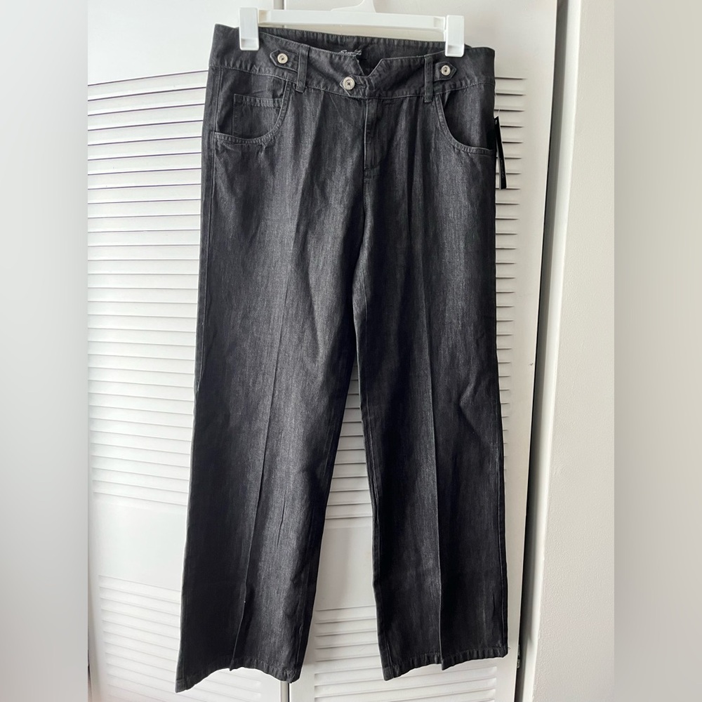 Essentials by Milano Dark Gray Women’s Straight-Legged Casual Jeans (Look)